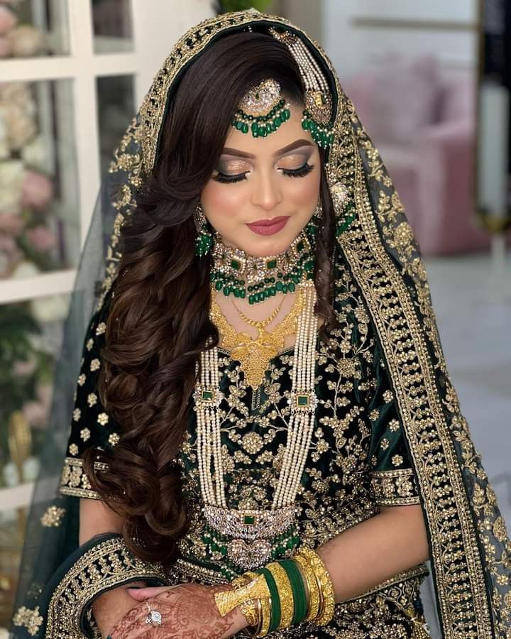 Mehendi Bride